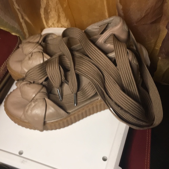 FENTY - Picture 3 of 3